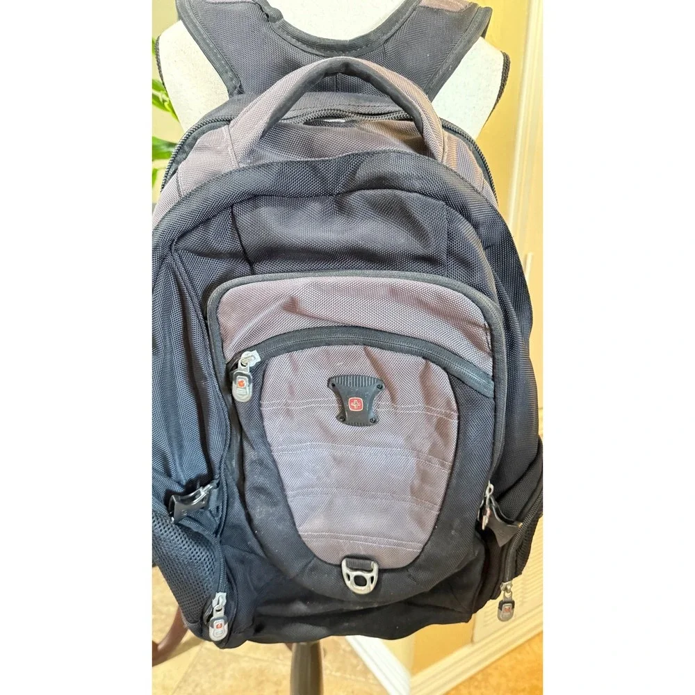 Swiss‎ Gear Backpack Computer Laptop Synergy Shock Business Black Gray